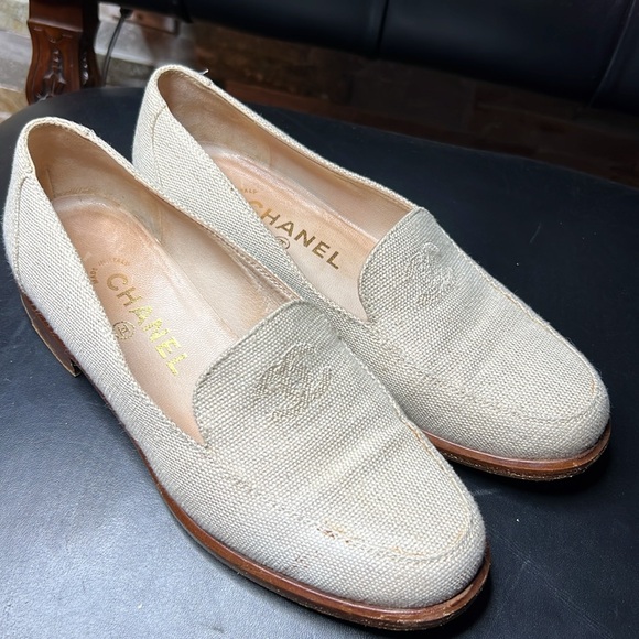 CHANEL Cream Interlocking CC Slip On Loafers Flats size 37 - Picture 3 of 7